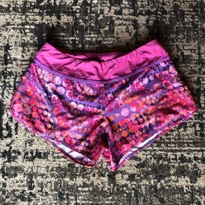 Title Nine running shorts med